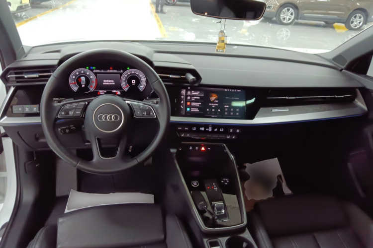 奥迪A3 2023款 改款 A3L Limousine 35 TFSI 豪华致雅型中控内饰12