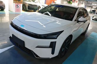 吉利银河 银河L6 2025款 EM-i 140km 星舰版