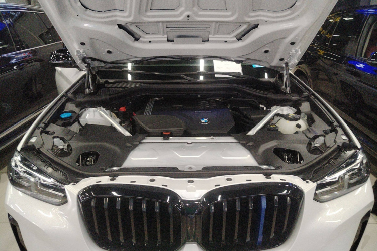 宝马X3 2022款 xDrive30i 领先型 M曜夜套装机舱底盘24