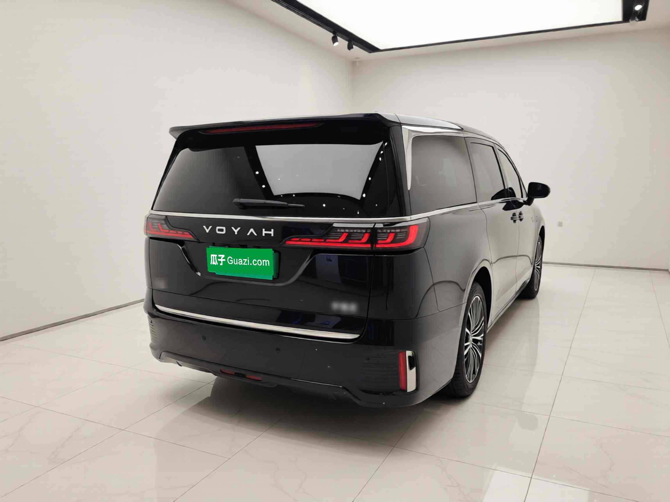 岚图汽车 岚图梦想家 2025款 PHEV 四驱旗舰鲲鹏版(4)