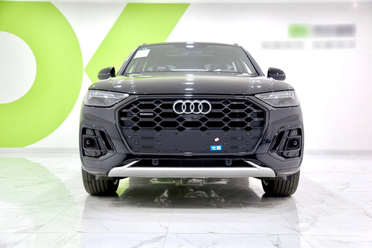 奥迪Q5L 2025款 45周年典藏版 45 TFSI 豪华动感型车身外观6004