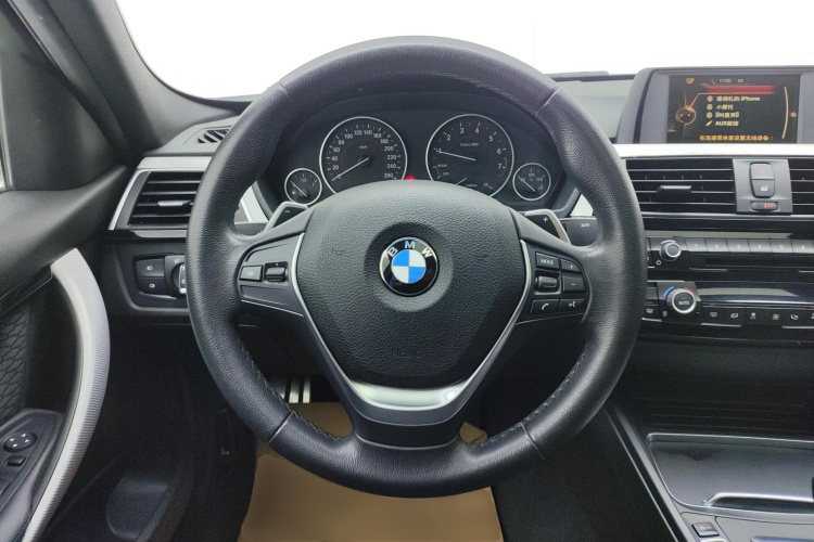 宝马3系 2017款 320i M运动型中控内饰13