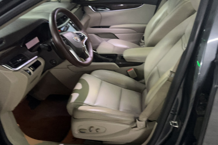 凯迪拉克XTS 2013款 28T 科技型中控内饰7001