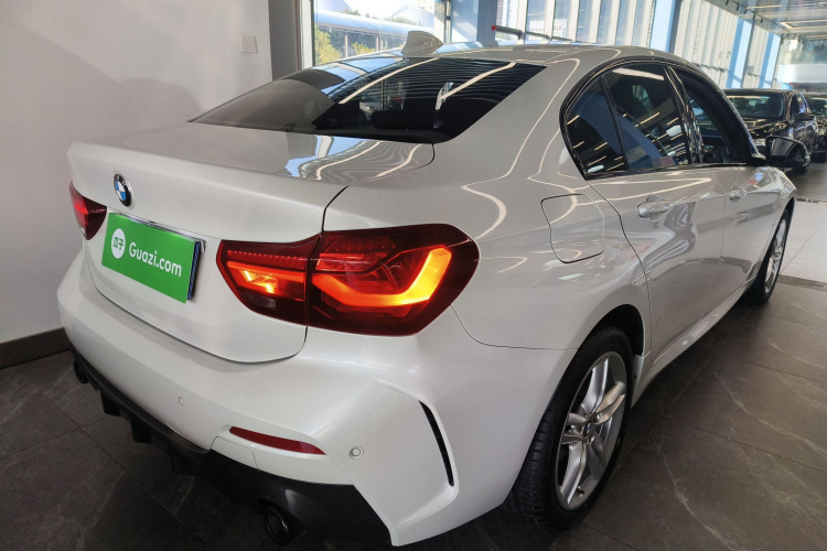 宝马1系 2023款 120i M运动曜夜版车身外观6005