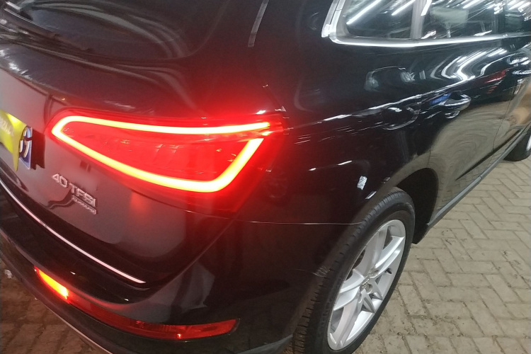 奥迪Q5 2016款 40 TFSI 进取型车身外观9