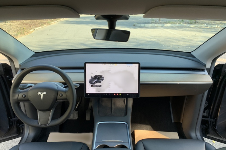 特斯拉 Model Y 2022款 改款 后轮驱动版中控内饰7007