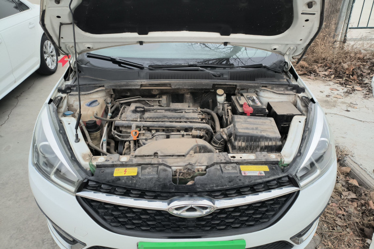 奇瑞 艾瑞泽5 2017款 1.5L 手动豪华版机舱底盘24