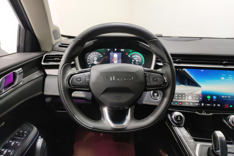 领克01 2023款 2.0TD 两驱型Pro中控内饰13