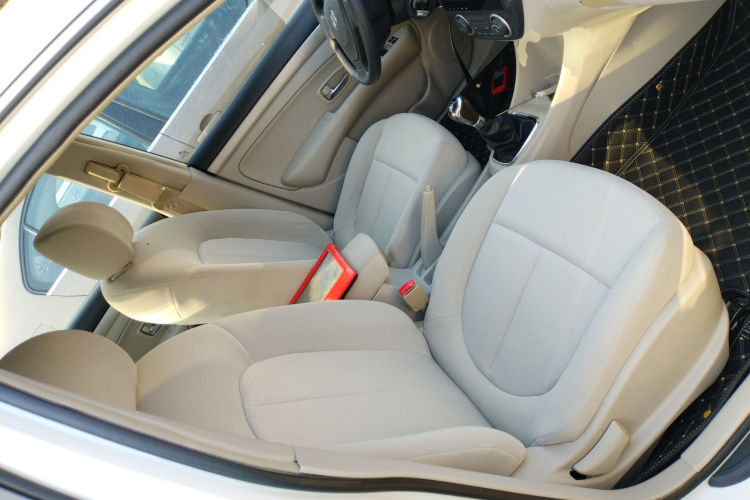 东风风神A60 2016款 1.5L 手动豪华型局部细节41