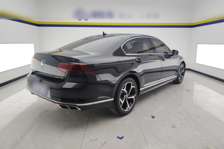 大众 迈腾 2023款 200万辆纪念版 330TSI DSG领先型车身外观7