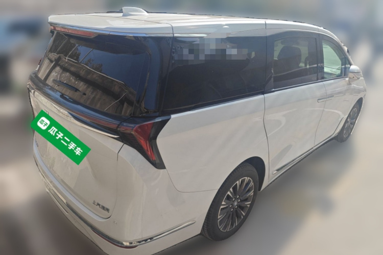 别克GL8 2025款 陆尊 尊享版车身外观7