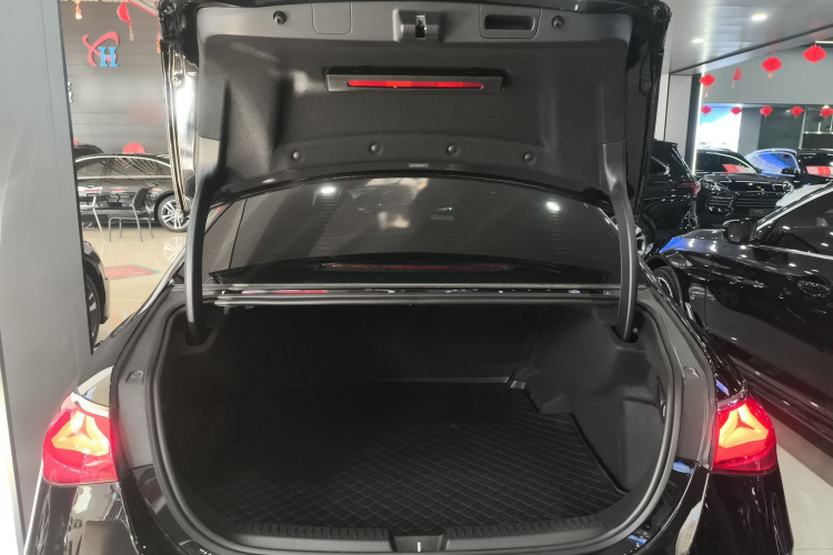 奔驰E级 2024款 E 260 L机舱底盘23