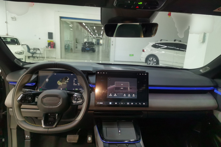 领克08 EM-P 2025款 120km 长续航Pro中控内饰12