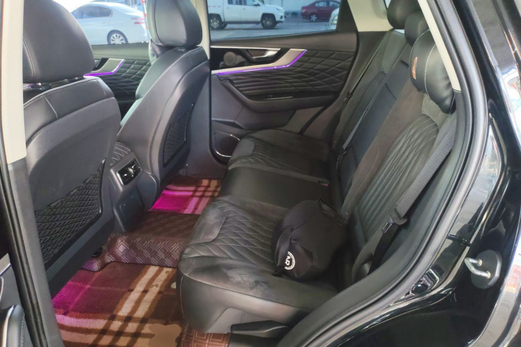 红旗HS5 2022款 改款 2.0T 智联旗享四驱版中控内饰21