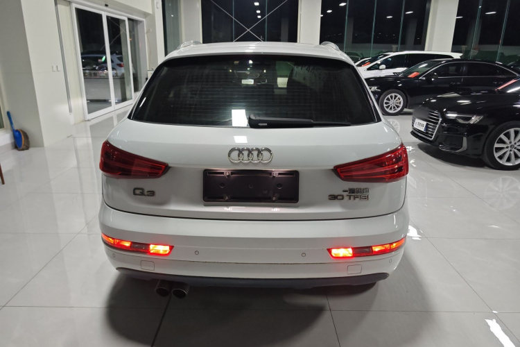 奥迪Q3 2018款 30周年年型 30 TFSI 时尚型车身外观6