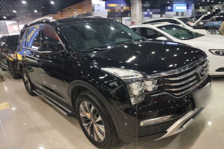 广汽传祺 传祺GS8 2017款 320T 两驱豪华智联版（七座）车身外观3