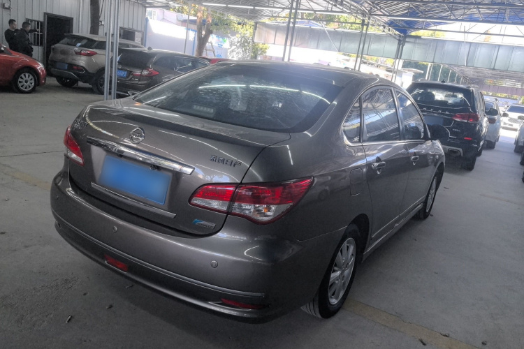 日产 轩逸 2018款 经典 1.6XE+ CVT领先版车身外观7