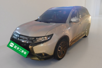 三菱 欧蓝德 2017款 2.0L 两驱荣耀版 5座