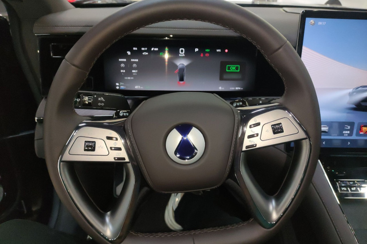 腾势Z9 2024款 1100km 四驱Max版中控内饰13