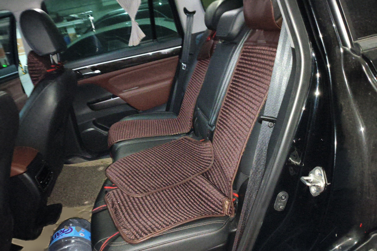 广汽传祺 传祺GS8 2017款 320T 两驱豪华智联版（七座）中控内饰7004