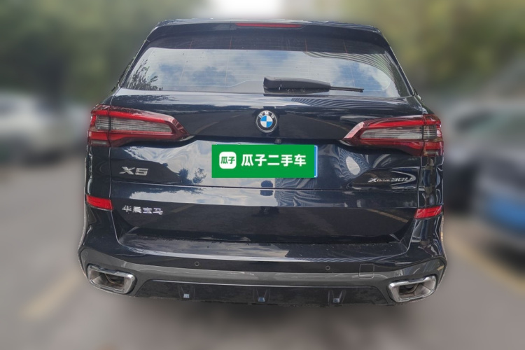 宝马X5 2022款 改款 xDrive 30Li 尊享型M运动套装车身外观6