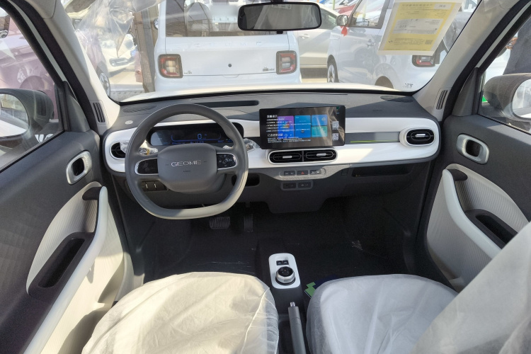 吉利银河 熊猫 2025款 210km 元气熊中控内饰7002