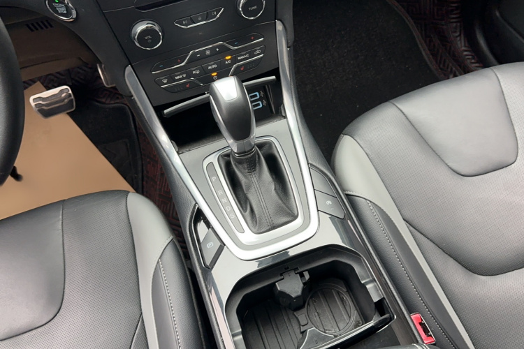 福特 锐界 2018款 EcoBoost 245 两驱运动型 7座局部细节18