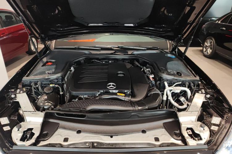 奔驰E级 2023款 E 300 L 运动时尚型机舱底盘24