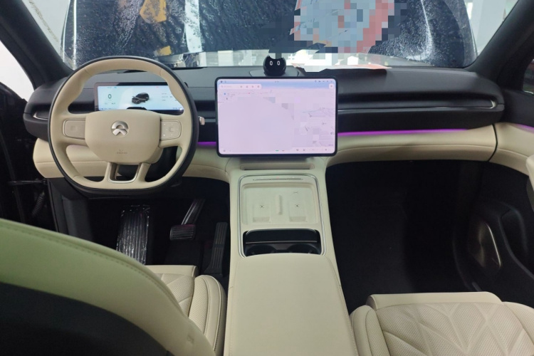 蔚来ES6 2025款 75kWh中控内饰7002