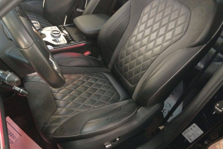 红旗HS5 2019款 2.0T 智联旗享四驱版中控内饰19