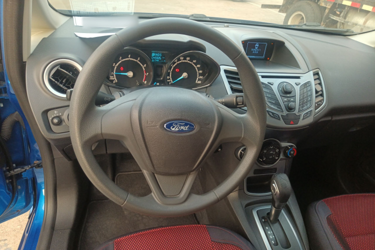 福特 嘉年华 2013款 两厢 1.5L 自动时尚型局部细节13