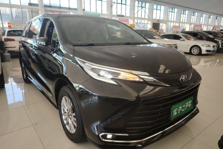 丰田 赛那SIENNA 2021款 2.5L混动 舒适版车身外观6002
