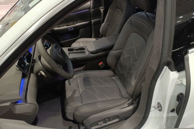 蔚来ET7 2024款 75kWh 行政版中控内饰19