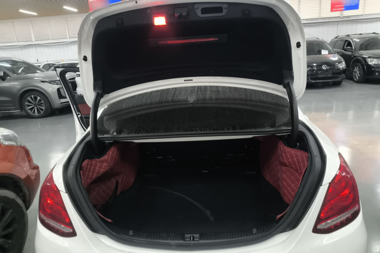 奔驰C级 2018款 C 200 运动版机舱底盘23