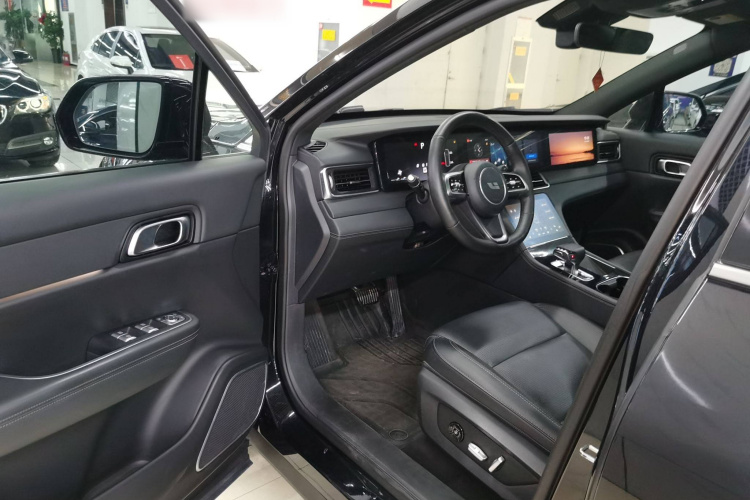 理想汽车 理想ONE 2021款 增程6座版中控内饰7003