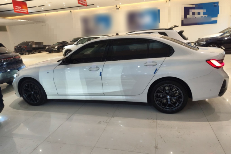 宝马3系 2025款 330Li M运动曜夜套装车身外观4