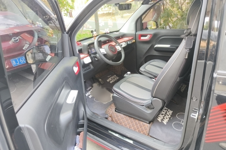 五菱汽车 宏光MINIEV 2022款 GAMEBOY 300km 玩咖款 磷酸铁锂中控内饰7003