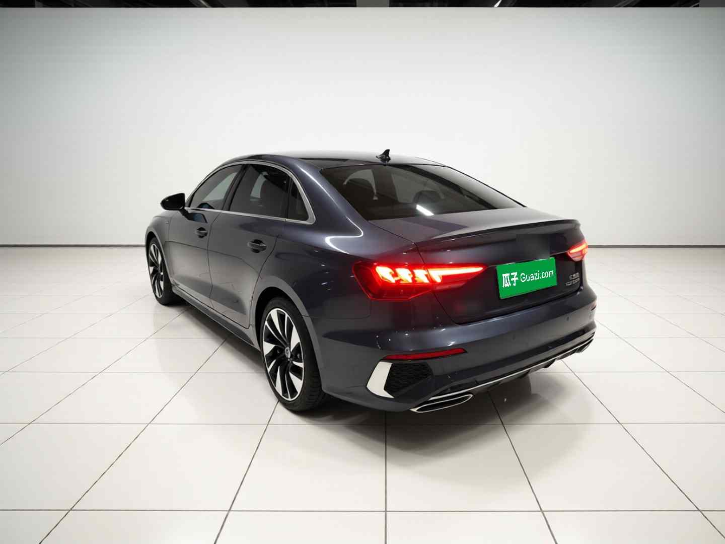 奥迪A3 2024款 A3L Limousine 35 TFSI 时尚运动型(3)