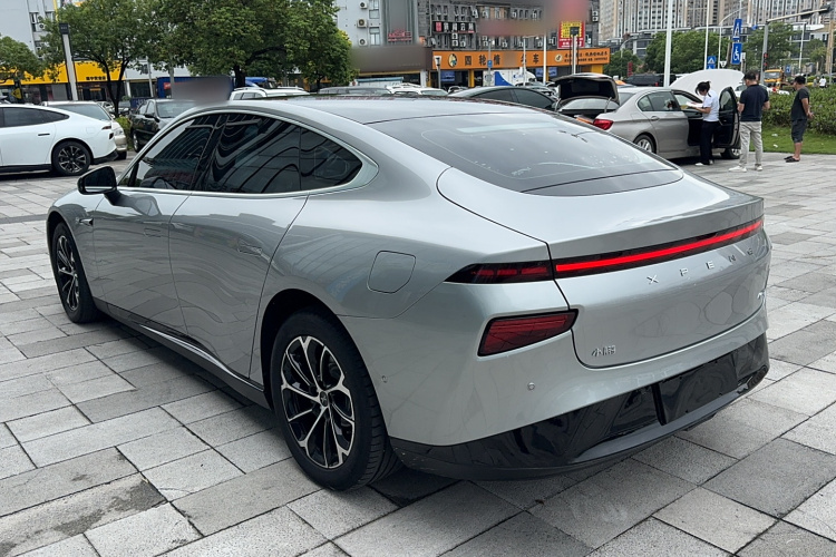 小鹏P7 2021款 480N车身外观6006