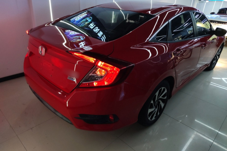本田 思域 2016款 220TURBO CVT豪华版车身外观7