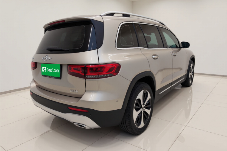 奔驰GLB 2023款 GLB 220 时尚型车身外观7