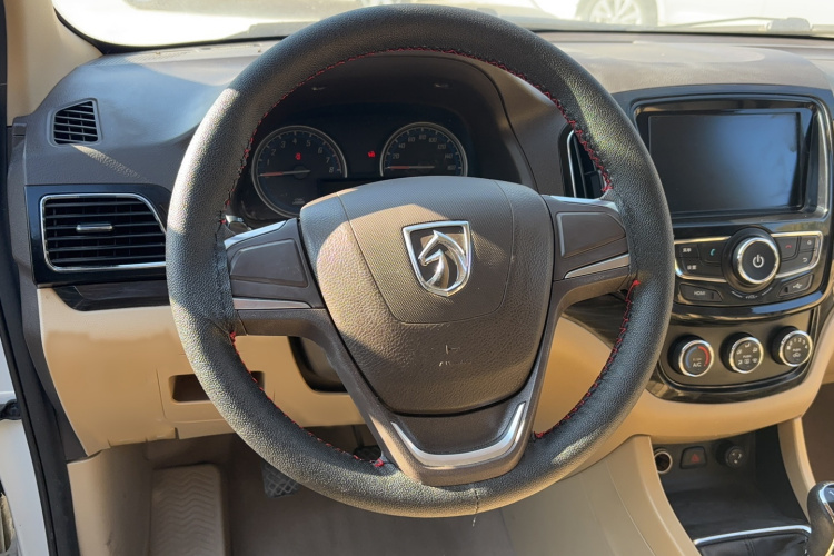 宝骏730 2014款 1.5L 手动舒适型 7座局部细节13