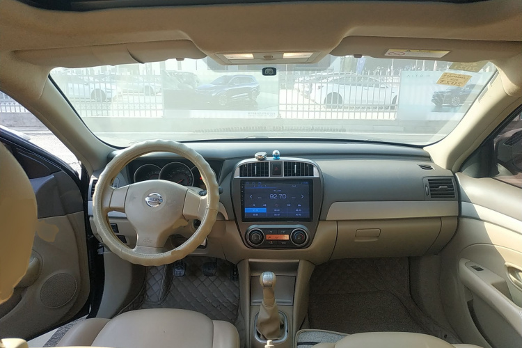 日产 轩逸 2016款 经典 1.6XE 手动领先版中控内饰7002