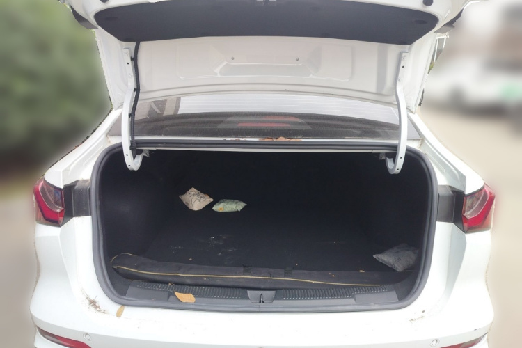 荣威i5 2023款 1.5L CVT豪华版中控内饰23