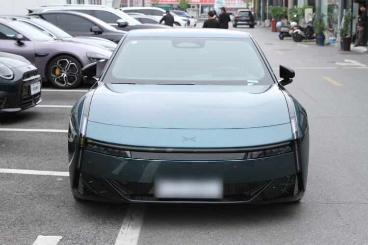 小鹏P7 2025款 750 四驱高性能 Ultra车身外观6004