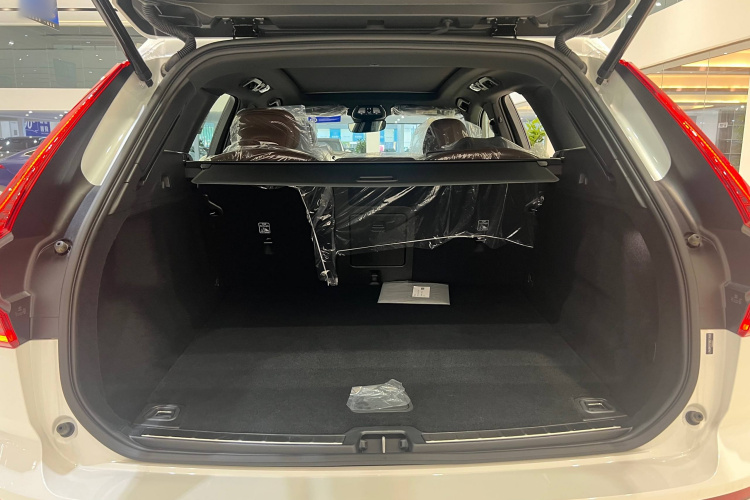 沃尔沃XC60 2025款 B5 四驱智远豪华版中控内饰7008