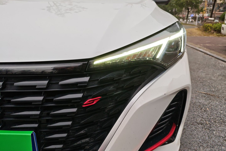 长安 逸动 2022款 PLUS 蓝鲸NE 1.4T GDI DCT尊贵版局部细节36