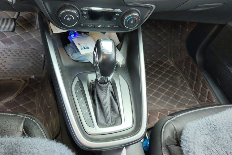 福特 福睿斯 2015款 1.5L 自动时尚型局部细节18