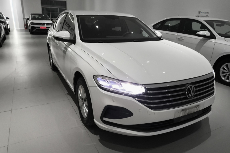 大众 朗逸 2023款 改款 1.5L 自动得逸版车身外观3