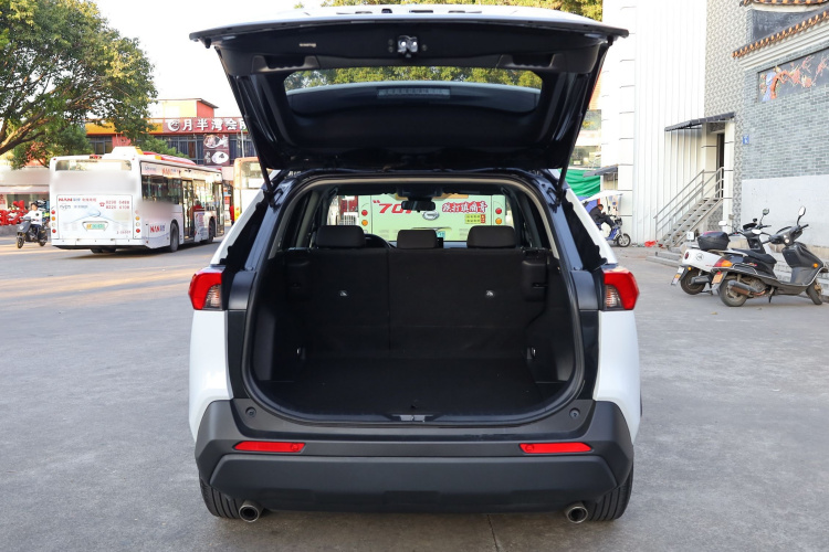 丰田 RAV4荣放 2023款 2.0L CVT两驱都市版车身外观6006